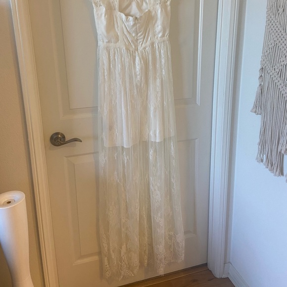 Parker Revolve Lace Long Dress Lace Formal Gown in Ivory White Size 6 - Picture 2 of 8